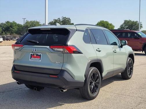 2022 Toyota RAV4 Hybrid XLE