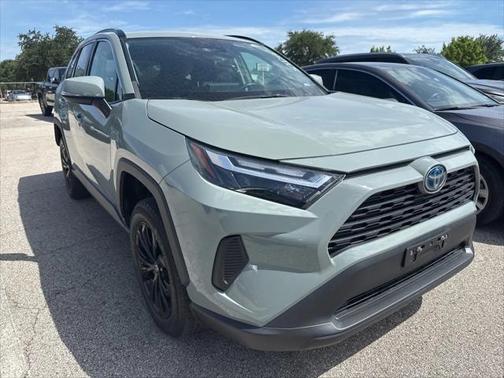 2022 Toyota RAV4 Hybrid XLE