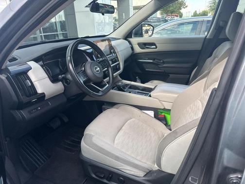 2022 Nissan Pathfinder SV 2WD