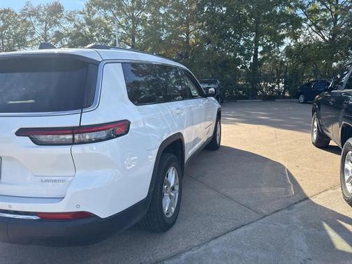 2022 Jeep Grand Cherokee L Laredo
