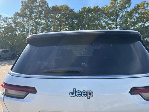 2022 Jeep Grand Cherokee L Laredo