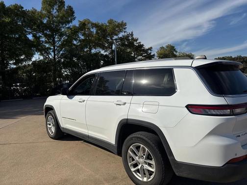 2022 Jeep Grand Cherokee L Laredo