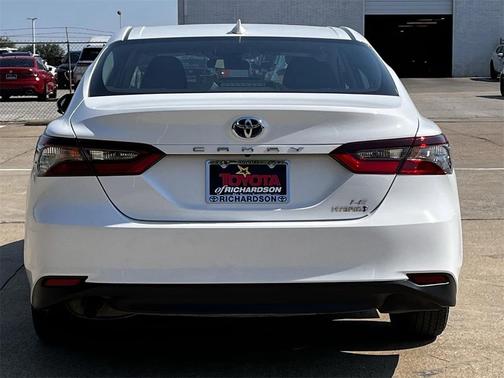 2024 Toyota Camry Hybrid LE