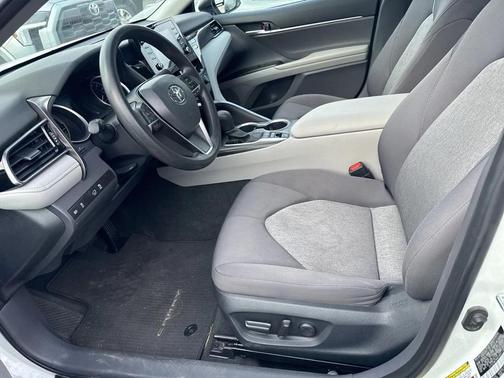2024 Toyota Camry Hybrid LE