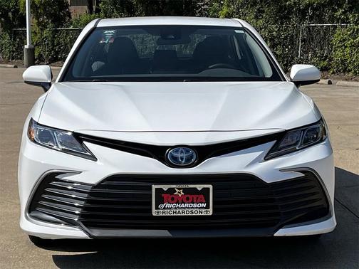 2024 Toyota Camry Hybrid LE