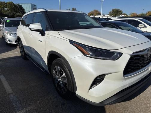 2021 Toyota Highlander Hybrid XLE