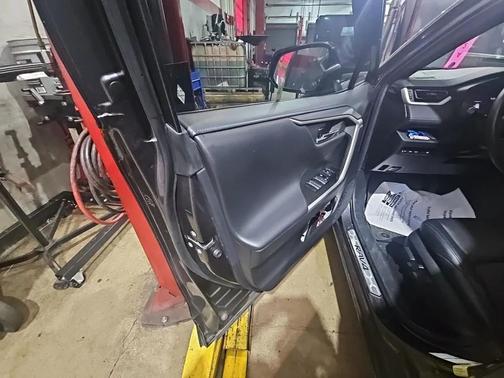 2021 Toyota RAV4 Hybrid SE