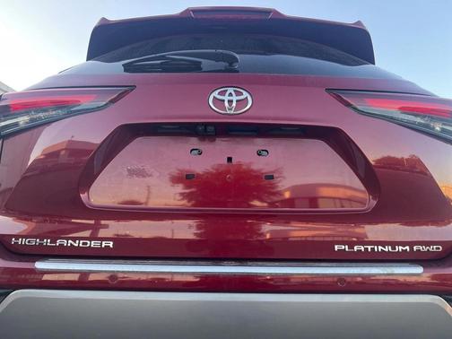 2025 Toyota Highlander Platinum