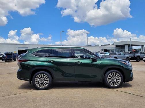 2025 Toyota Highlander Platinum
