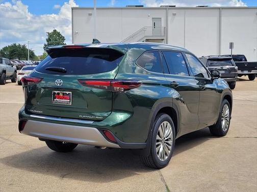 2025 Toyota Highlander Platinum