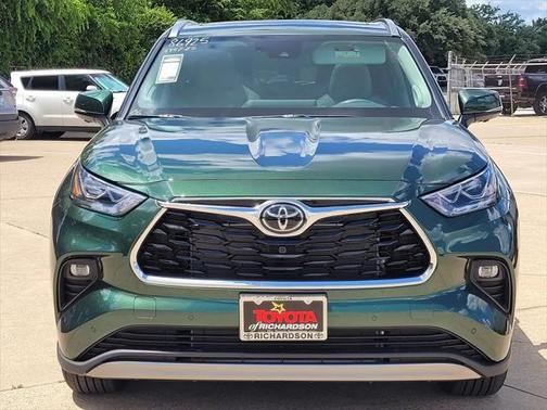 2025 Toyota Highlander Platinum
