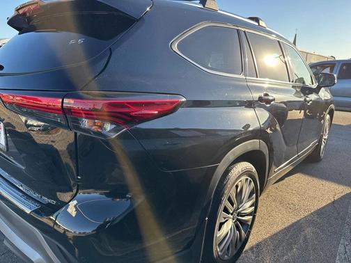 2021 Toyota Highlander Platinum