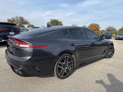 2022 Kia Stinger GT1