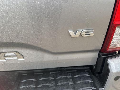 2017 Toyota Tacoma Base