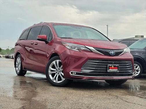 2022 Toyota Sienna Platinum 7 Passenger