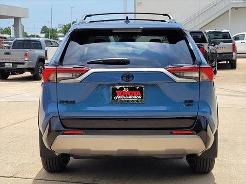 2025 Toyota RAV4 Hybrid SE