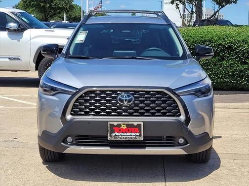 2025 Toyota Corolla Cross XLE