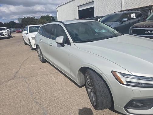 2020 Volvo V60 T5 Momentum