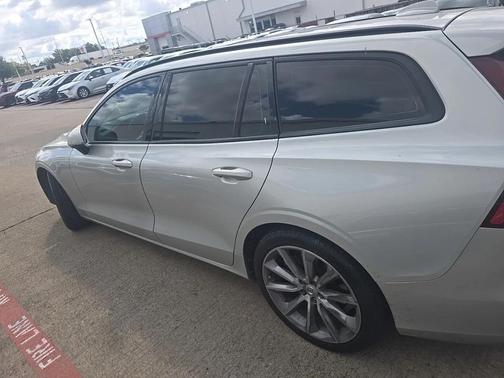 2020 Volvo V60 T5 Momentum