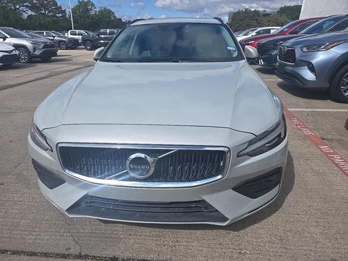 2020 Volvo V60 T5 Momentum