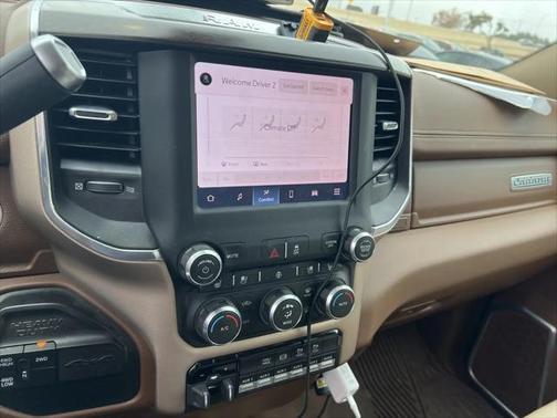2022 RAM 2500 Laramie Crew Cab 4x4 6'4' Box