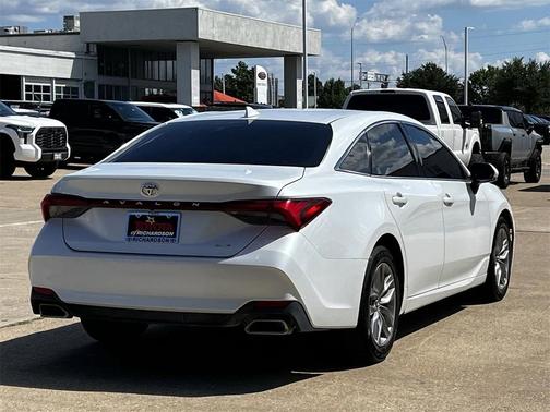 2019 Toyota Avalon XLE Plus