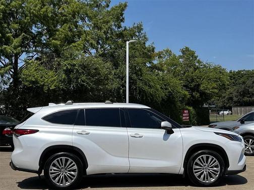 2022 Toyota Highlander Platinum