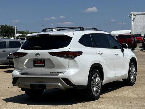 2022 Toyota Highlander Platinum