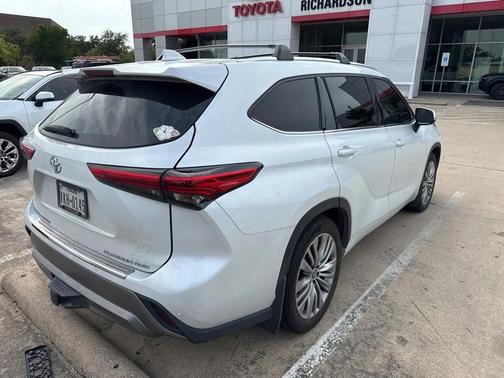 2022 Toyota Highlander Platinum