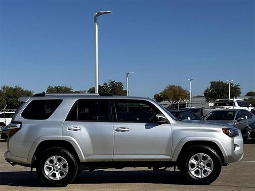 2020 Toyota 4Runner SR5