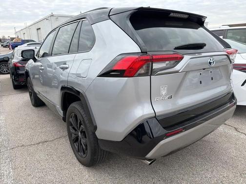 2022 Toyota RAV4 Hybrid SE