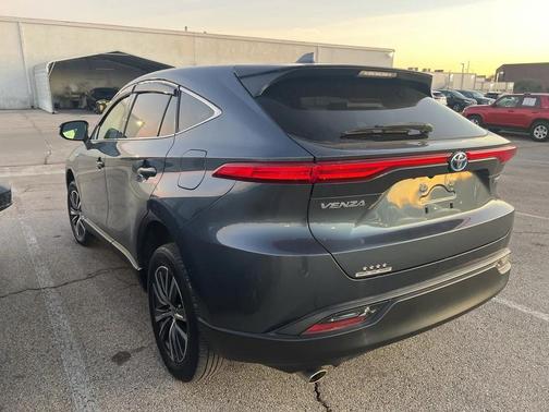 2021 Toyota Venza LE