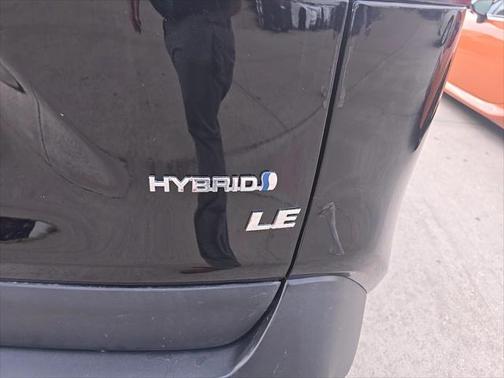 2022 Toyota RAV4 Hybrid LE