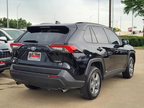 2022 Toyota RAV4 Hybrid LE
