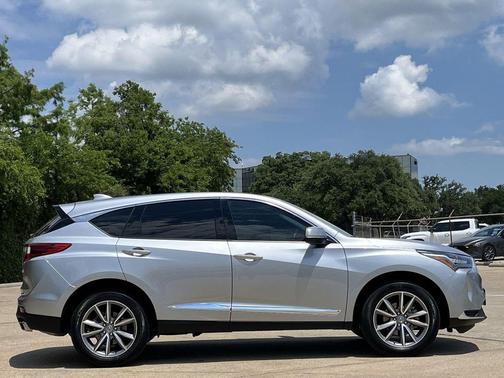 Lunar Silver Metallic 2023 Acura RDX Technology Package