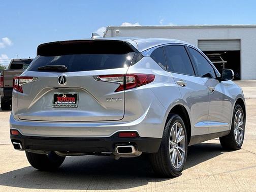 Lunar Silver Metallic 2023 Acura RDX Technology Package