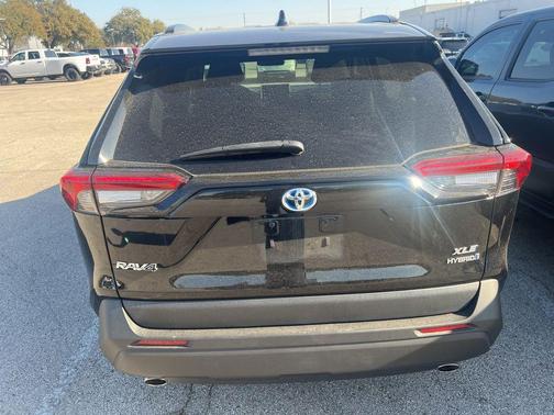 2023 Toyota RAV4 Hybrid XLE