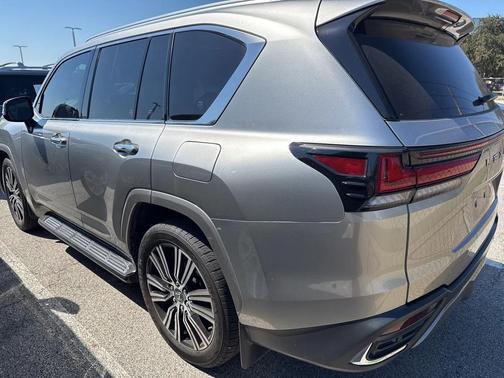 2023 Lexus LX 600 Luxury