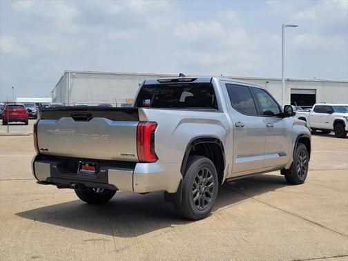 2025 Toyota Tundra Hybrid Platinum