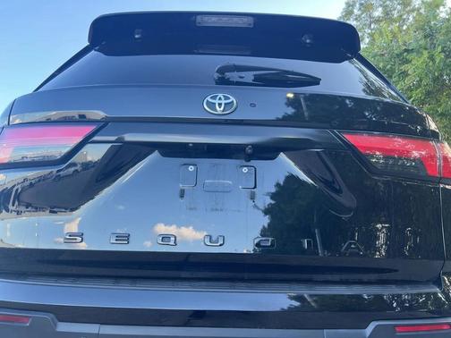 2024 Toyota Sequoia SR5