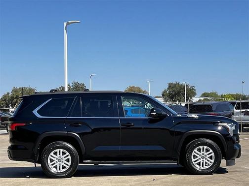 2024 Toyota Sequoia SR5