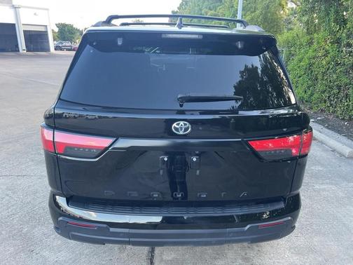 2024 Toyota Sequoia SR5