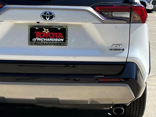 2024 Toyota RAV4 Hybrid SE