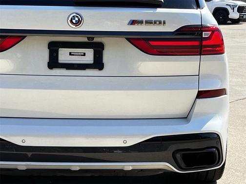 2022 BMW X7 M50i