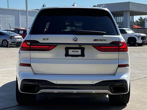 2022 BMW X7 M50i