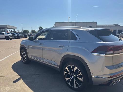 2024 Volkswagen Atlas Cross Sport 2.0T SEL Premium