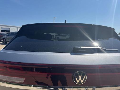 2024 Volkswagen Atlas Cross Sport 2.0T SEL Premium