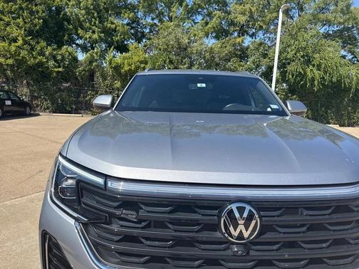 2024 Volkswagen Atlas Cross Sport 2.0T SEL Premium