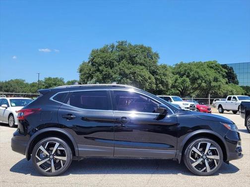 2022 Nissan Rogue Sport SL