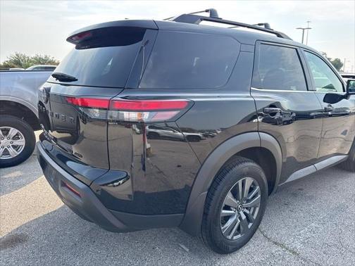 2022 Nissan Pathfinder SV 4WD